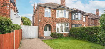 3 bed semi-detached house for sale