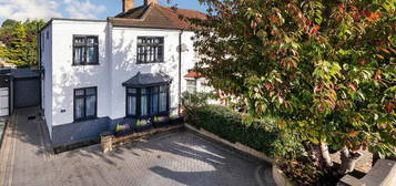 5 bedroom semi-detached house for sale