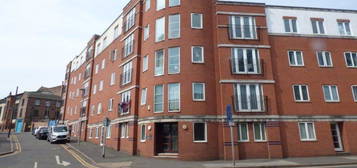 Flat to rent in Cranbrook Street, Nottingham NG1