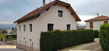 Maison (2 appart.) - 7 pièces - 130 m2 (hors lotissement)