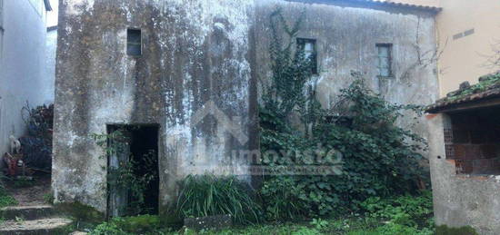 Moradia para reconstrução em Figueiró dos Vinhos