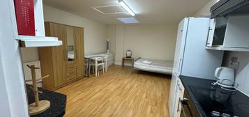 Studio to rent in Masefield Avenue, Southall UB1