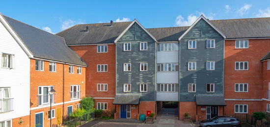 Flat to rent in Westwood Drive, Canterbury CT2