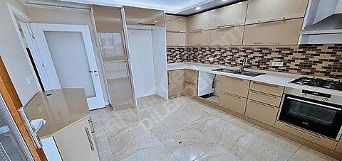 BAĞCILAR GÜNEŞLİ MAH.2+1 110 M2 KİRALIK DAİRE OTOPARKLI SİTE İÇİ