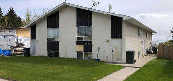 5111 49th St, Caroline, AB T0M 0M0