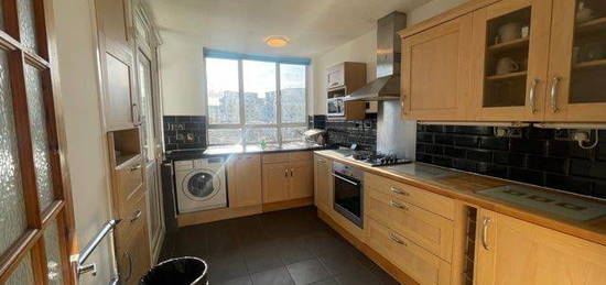 3 bed flat to rent