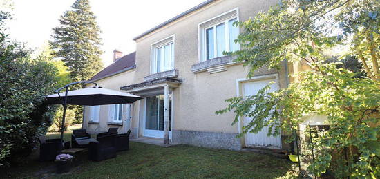 Maison 10 pièces 210 m²