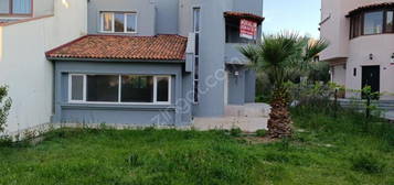 Urla Yenikent Mh.Bizimkent Sitesi 3+1 Kiralk Baheli Villa