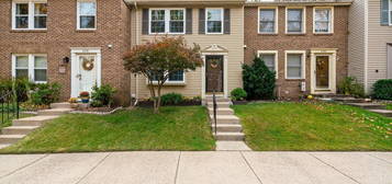 8261 Burning Forest Ct, Springfield, VA 22153