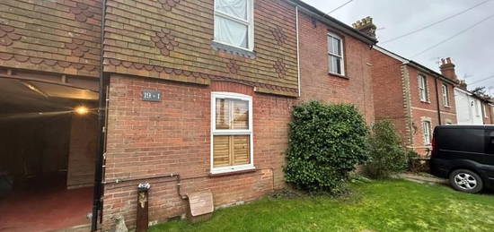 Flat to rent in Elmbridge Road, Cranleigh GU6