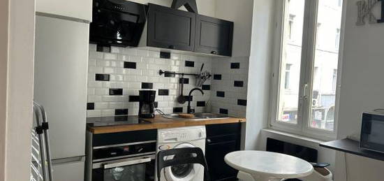 Location appartement 1 pièce 19 m²