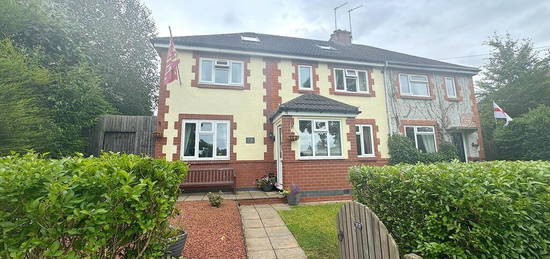 5 bedroom semi-detached house for sale