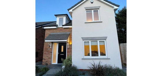 4 bed detached house to rent