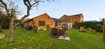 3 bed detached bungalow for sale