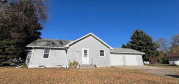 321 Burke Ave, Harvey, ND 58341