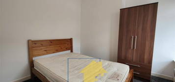 4 bed shared accommodation to rent