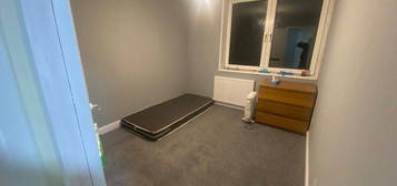 3 bed maisonette to rent