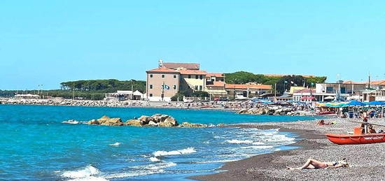 Trilocale in vendita a Marina di Cecina