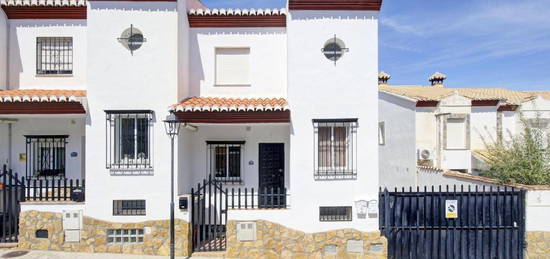 Casa adosada en venta en Calle de Muntasil, Barrio de la Vega