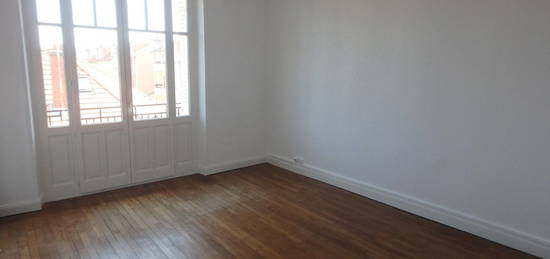 Appartement  à louer, 3 pièces, 2 chambres, 66 m²