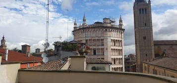 Trilocale Borgo San Biagio 9, Centro Storico, Parma