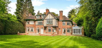 7 bed detached house for sale