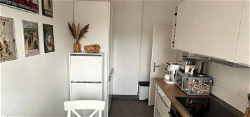 3 Zimmer Wohnung mit Balkon  Lichtenberg - 65  qm - und Küche