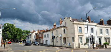 5 bedroom terraced house