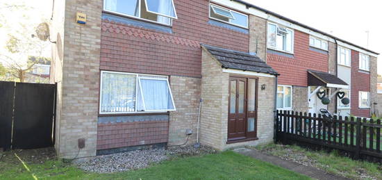 Terraced house to rent in Barnard Crescent, Aylesbury HP21