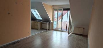 Helle 4 Zimmer DG Maisonette-Wohnungen mit Einbauküche und Balkon