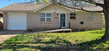 704 Gale, Moore, OK 73160