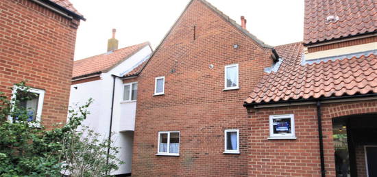 Flat to rent in Chandlers Close, Wymondham NR18