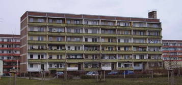 sehr günstige Wohnung mit Balkon im begrünten Wohnumfeld