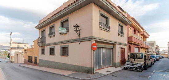 Casa adosada en venta en Calle Juan de Arolas, 24, Motril  ciudad