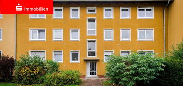 Frankfurt Dornbusch: Gepflegte Zweizimmerwohnung mit großem Ausbaupotential im Dachboden