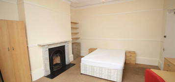 6 bedroom terraced house