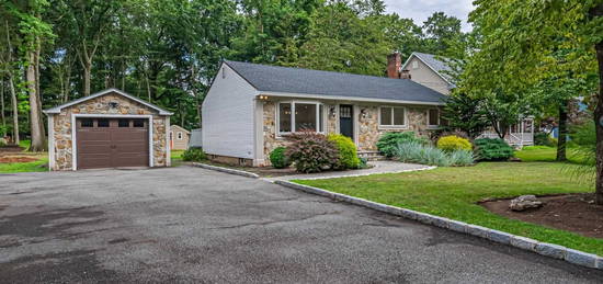 80 Haring Dr, Old Tappan, NJ 07675