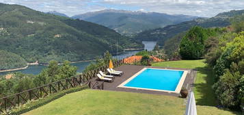 Moradia no Gerês Caniçada com piscina e vistas deslumbrantes sobre Rio