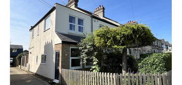 2 bedroom semi-detached house to rent