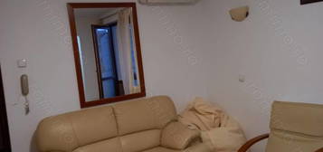 Închiriez apartament 2 camere piata Romana