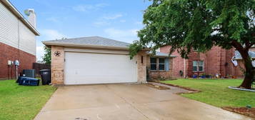 1952 Lariat Dr, Justin, TX 76247