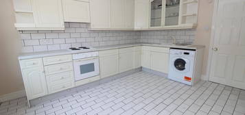 2 bed flat to rent