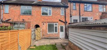 Terraced house to rent in 123 Broad Avenue, Leicester LE5