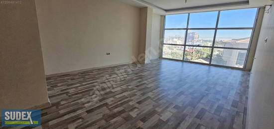 KUYULUK YOLU ÜZERİ 90m2 BAĞIMSIZ MUTFAK ÇOK GENİŞ KİRALIK 1+1