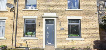 2 bed semi-detached house for sale