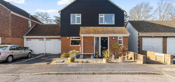 4 bed detached house for sale