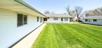 104 1st St #2, Onslow, IA 52321