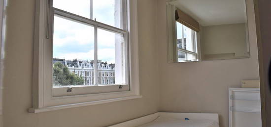 Studio to rent in Clanricarde Gardens, Notting Hill Gate W2