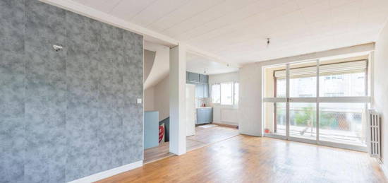 Maison de ville  à vendre, 4 pièces, 3 chambres, 77 m²