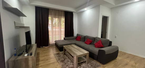 Apartament 3 camere parter Cosmopolis